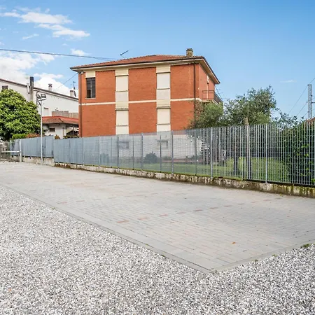Appartement Guesthost - Mare Monti 4-7 *