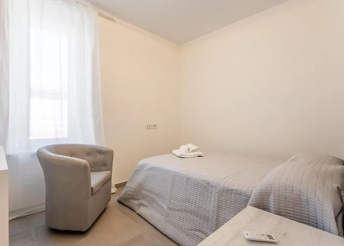 Guesthost - Mare Monti 4-7 *